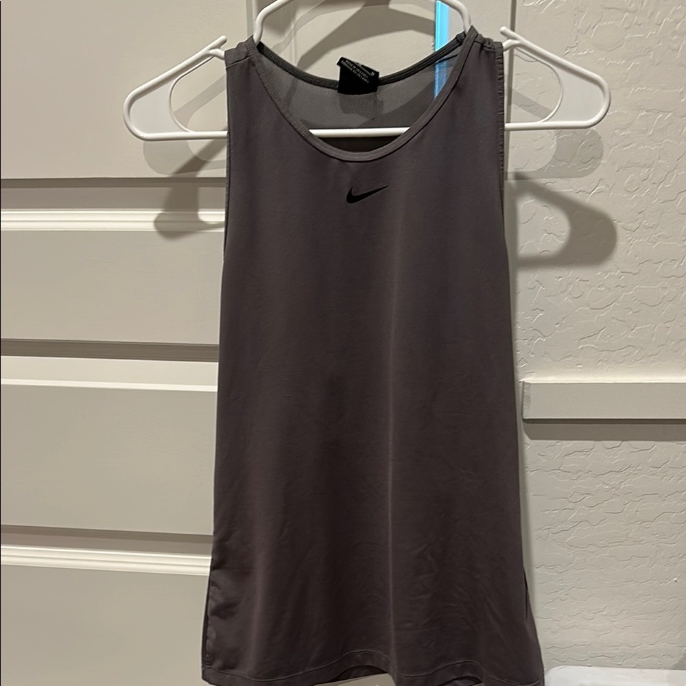 Nike Gray Sleeveless Athletic Tank Top